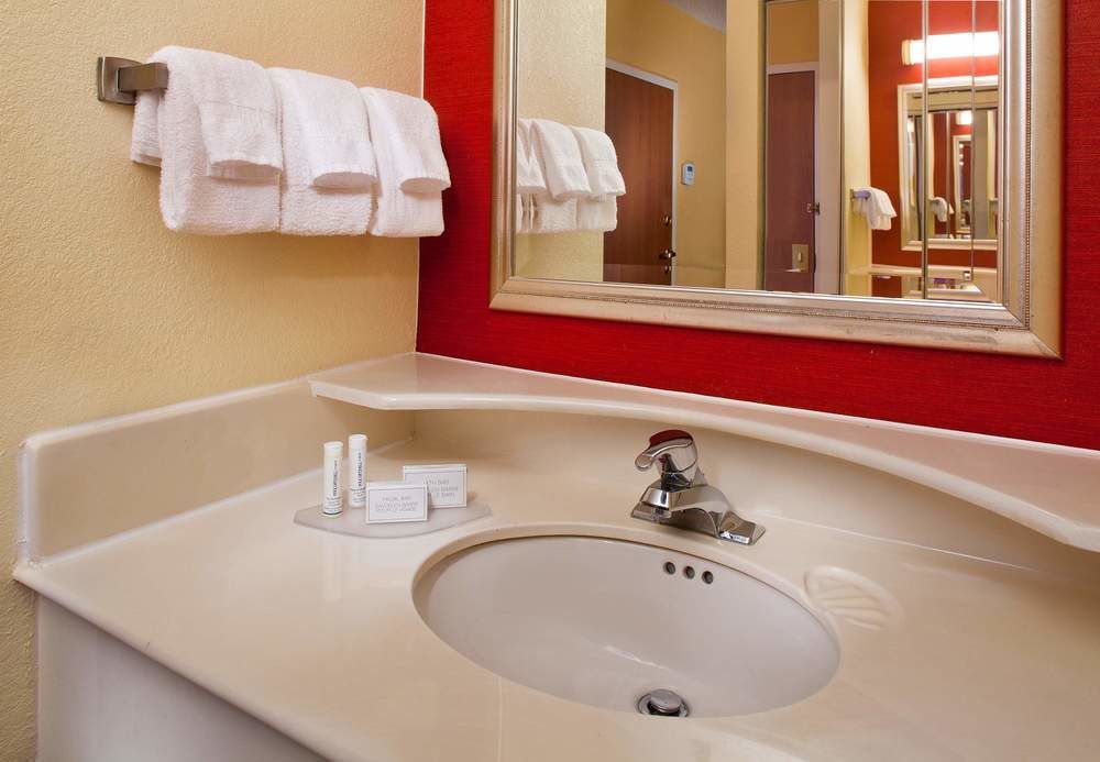 Courtyard By Marriott Lauderdale Hotel 3*